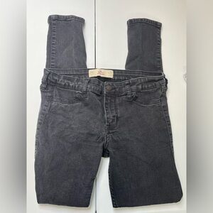 Women’s Hollister Super Skinny Black Jeans. Size 11R W30 L31.